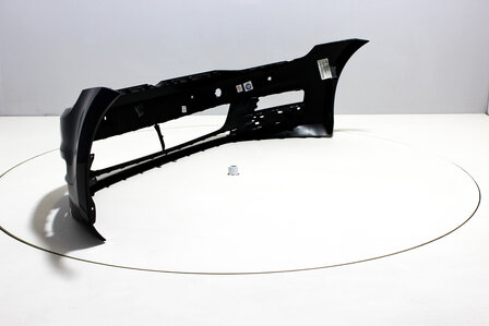 Front Bumper +PDC Volkswagen Golf 7 BRILJANTSCHWARZ (L041)