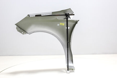 Spatbord rechtsvoor Opel Corsa D STARSILBER (Z157)