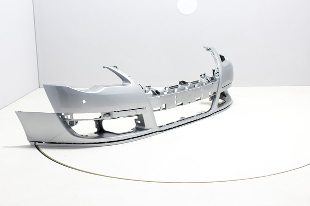 Front Bumper +PDC Volkswagen Passat 3C REFLEXSILVER (LA7W)