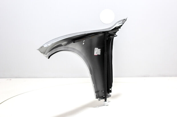 Fender Front Right BMW 3 Serie F30 TITANSILBER (354)